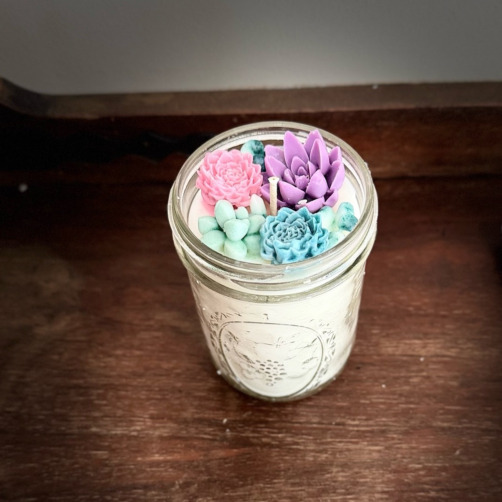 Hand Made Luxury Soy Candle - - Picture 2 of 15
